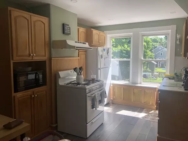 79 Pearl St #1, Middleboro, MA 02346