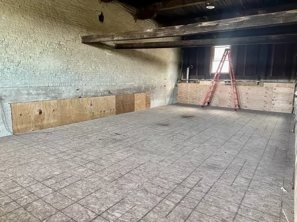 West Springfield, MA 01089,218 Day St #B