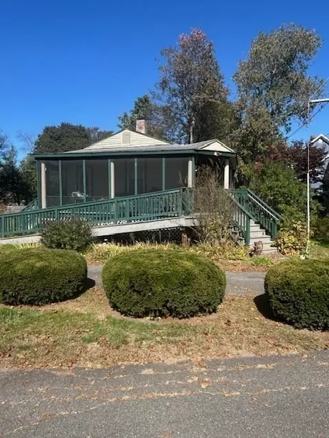 316 Davis St, Greenfield, MA 01301