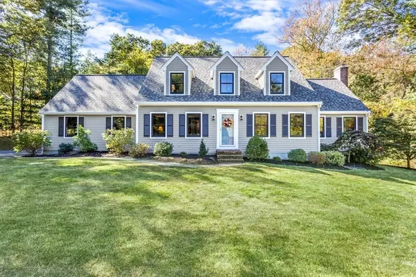8 Bubbling Brook Road, Franklin, MA 02038