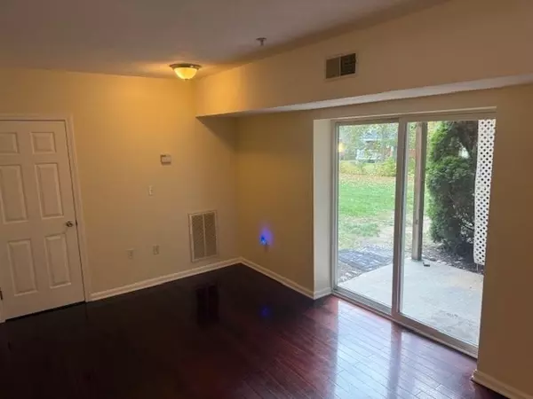 Haverhill, MA 01830,100 Lawrence #5