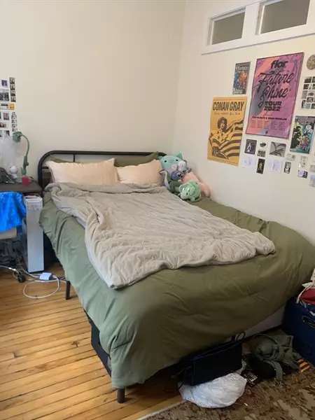 316 Saint Paul St #4, Brookline, MA 02446