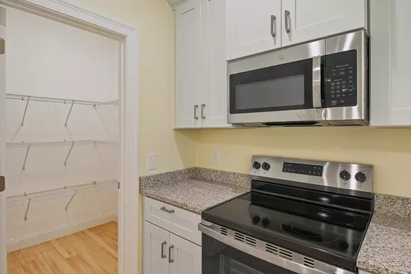 Rutland, MA 01543,14 Welch Ave #A