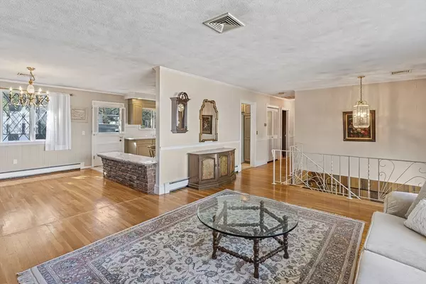 Revere, MA 02151,181 Fenley