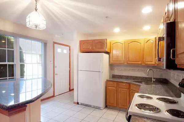 Agawam, MA 01001,25 Castle Hill Rd #F