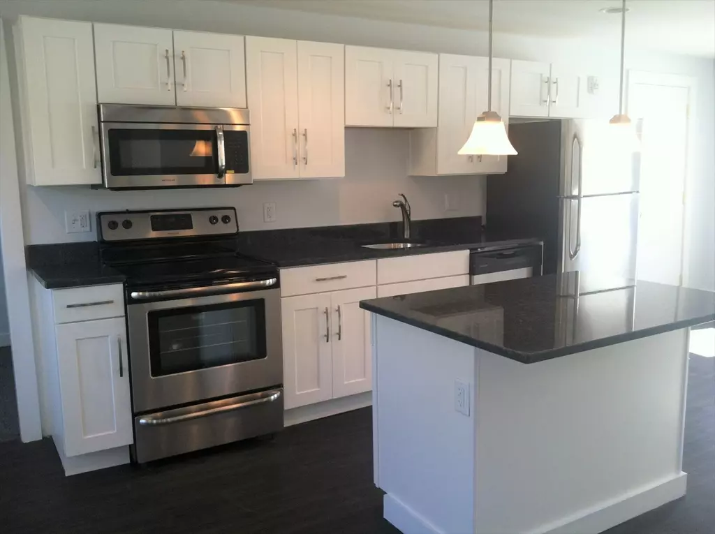 Wenham, MA 01984,158 Main Street #2