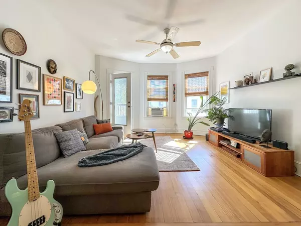 Brookline, MA 02445,34 Stanton Rd. #3