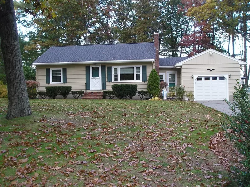 598 Elm St E, Raynham, MA 02767