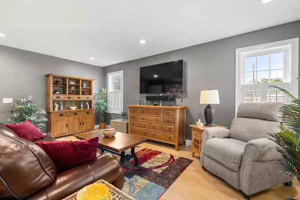 East Bridgewater, MA 02333,2 Magnolia Cir #2