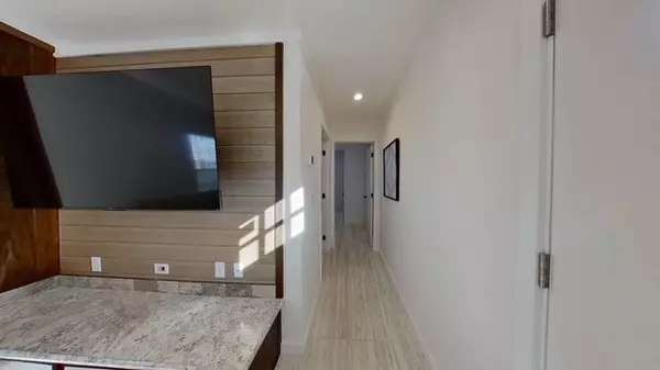 Peabody, MA 01960,165 Newbury #4