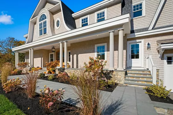 Marblehead, MA 01945,2 Beacon Hill Road