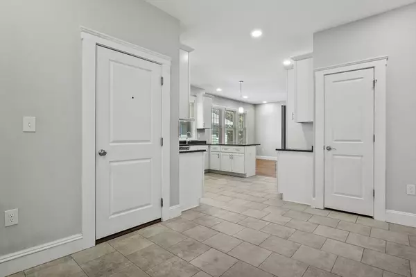 Brookline, MA 02446,91 Verndale Stret #2