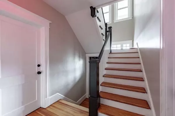 Holyoke, MA 01040,3 Park View Terr #3