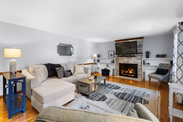 Yarmouth, MA 02675,1 Barnacle Rd