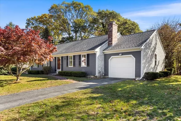 1 Barnacle Rd, Yarmouth, MA 02675