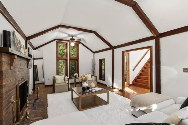 Canton, MA 02021,22 Elm St