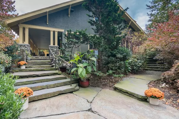 Pelham, MA 01002,9 Harkness Rd