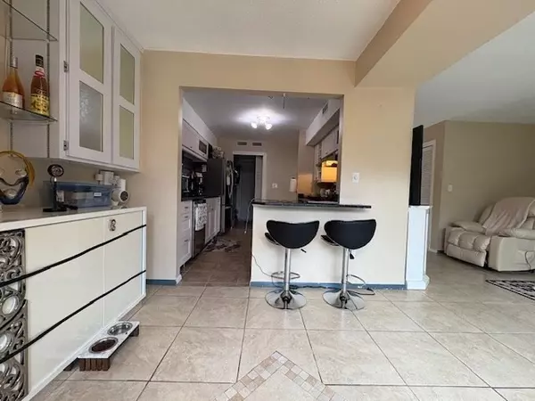 Stoughton, MA 02072,64 Laurelwood Dr #64