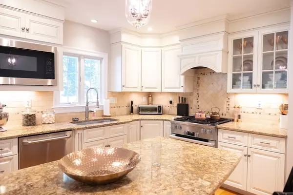 Carver, MA 02330,6 Kestrel Way