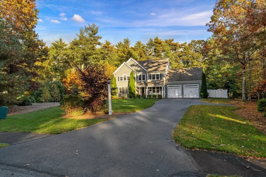 6 Kestrel Way, Carver, MA 02330