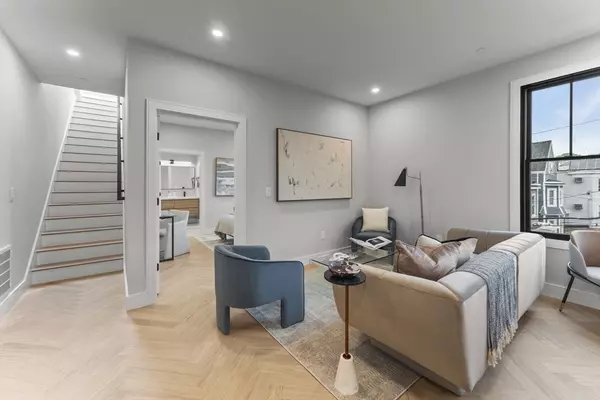 Boston, MA 02128,106 Moore #PH8