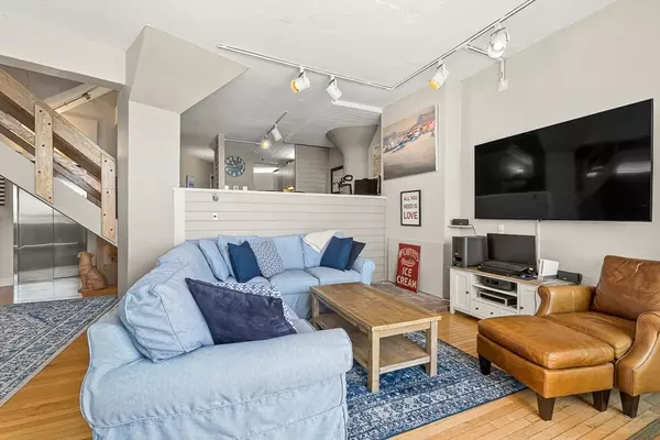 Boston, MA 02110,63 Atlantic Ave #4A