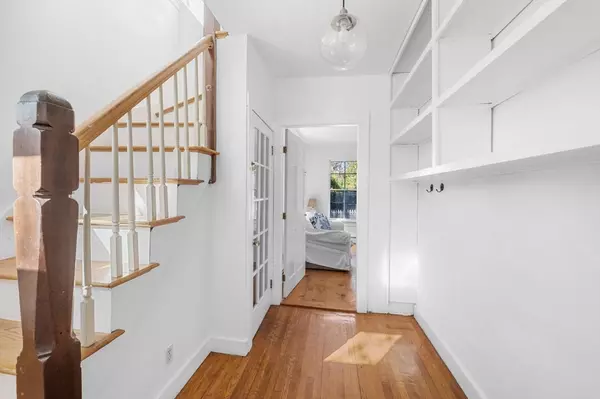 Marblehead, MA 01945,2 Lindsey St