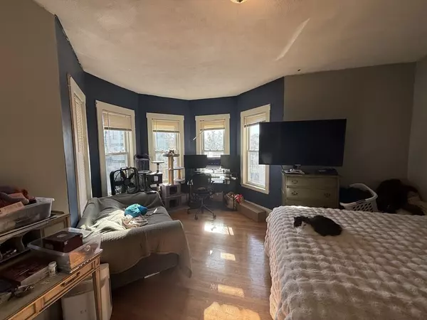 Boston, MA 02124,107 Bloomfield Street #3