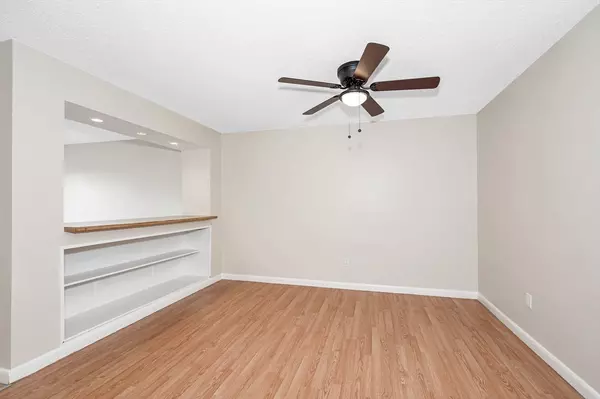 Lowell, MA 01854,307 Pawtucket Blvd #13