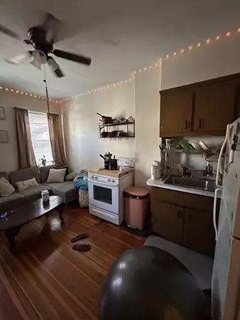 39 Cooper St #2F, Boston, MA 02113