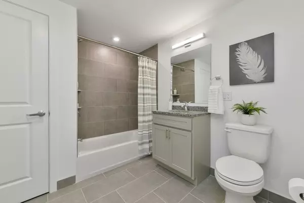 Lynn, MA 01901,585 Essex St #220