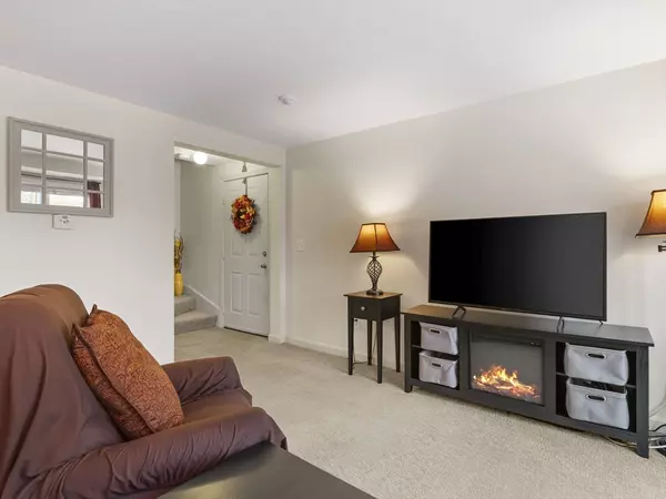 Chelmsford, MA 01824,360 Littleton Rd #C8