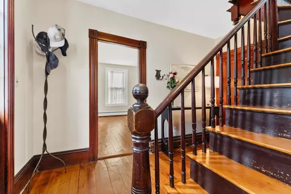 Marblehead, MA 01945,9 Darling Street