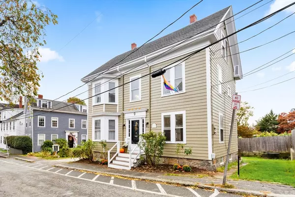 Marblehead, MA 01945,9 Darling Street
