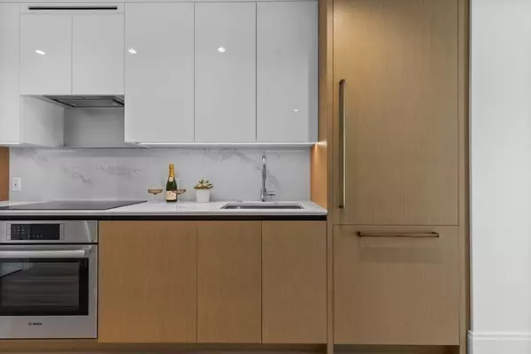 380 Harrison Ave #1005, Boston, MA 02118