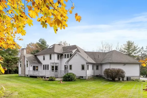 Andover, MA 01810,4 Hazelwood Circle