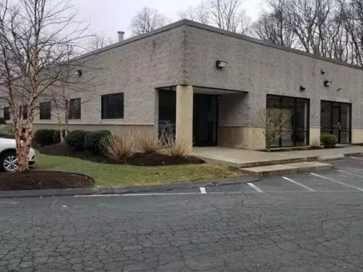 141 Summit, Peabody, MA 01960