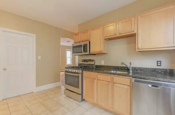 28 Melbourne St #2, Boston, MA 02124