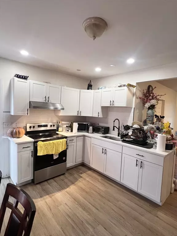 Springfield, MA 01105,18 Greenacre Square