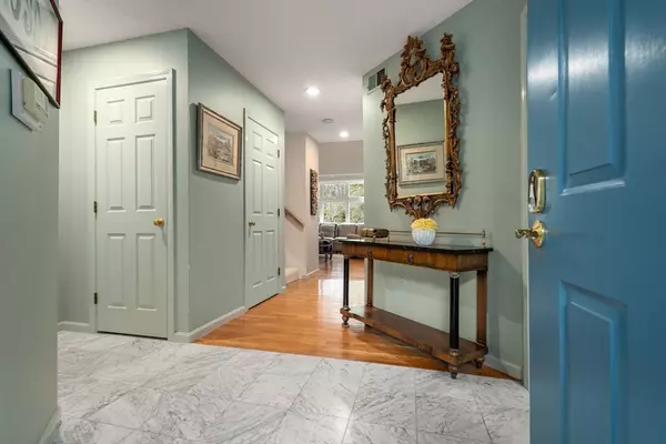 Waltham, MA 02451,15 Kings Way #47