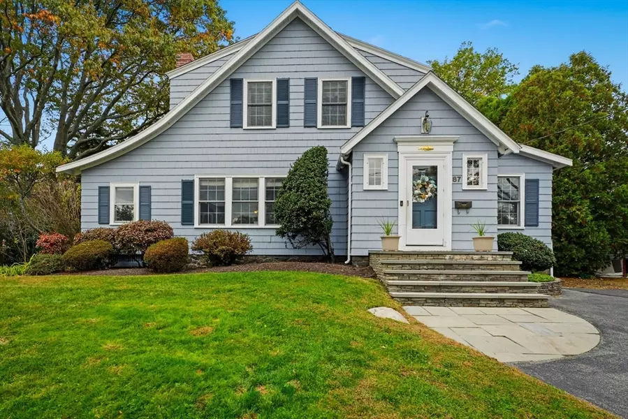 87 Jersey St, Marblehead, MA 01945