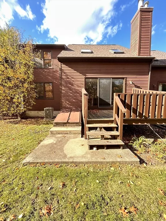 Franklin, MA 02038,15 Hawthorne Vlg #D