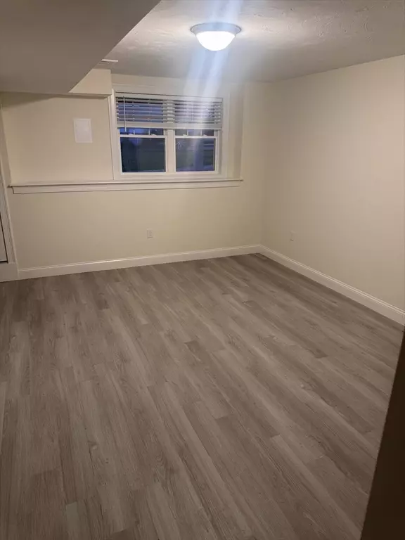 Abington, MA 02351,5 West Chapel #1