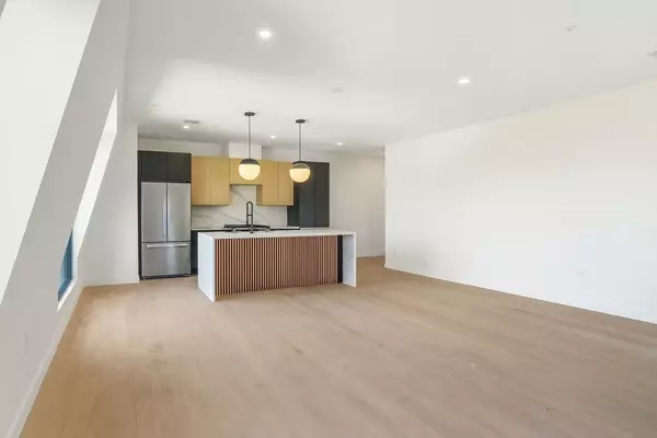 Boston, MA 02122,22 High Street #PH11