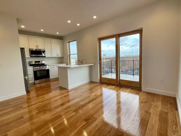 Boston, MA 02128,245 Chelsea #4