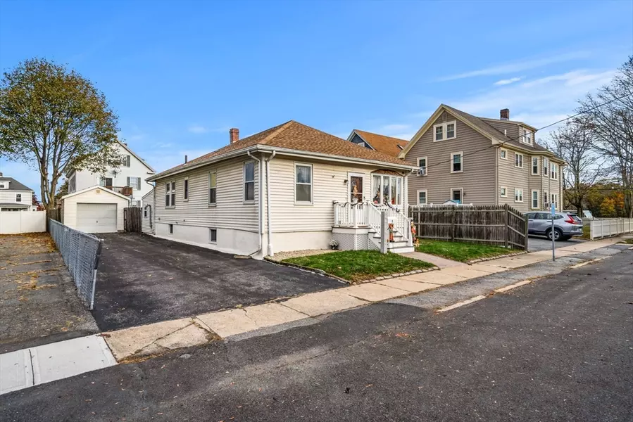 1 Ethel Ave, Peabody, MA 01960