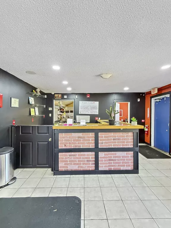 301 Lancaster St, Leominster, MA 01453