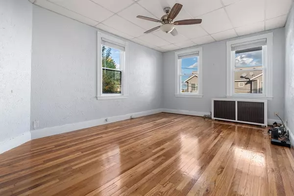 Boston, MA 02302,38 Juniper