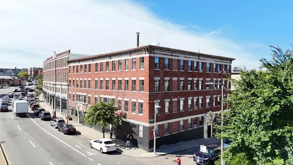 4 Hamlet St, Boston, MA 02125