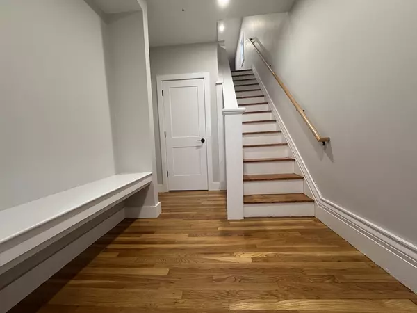 Reading, MA 01867,57 Salem St #57